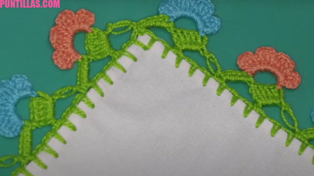 Descubre la Puntilla Perfecta: Tejido Rápido de Flores para Orillas Creativas